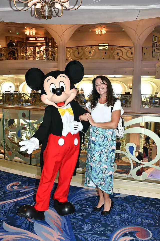 Why You Should Book Your Disney Trip with Me, Sara Moore – Travel Advisor